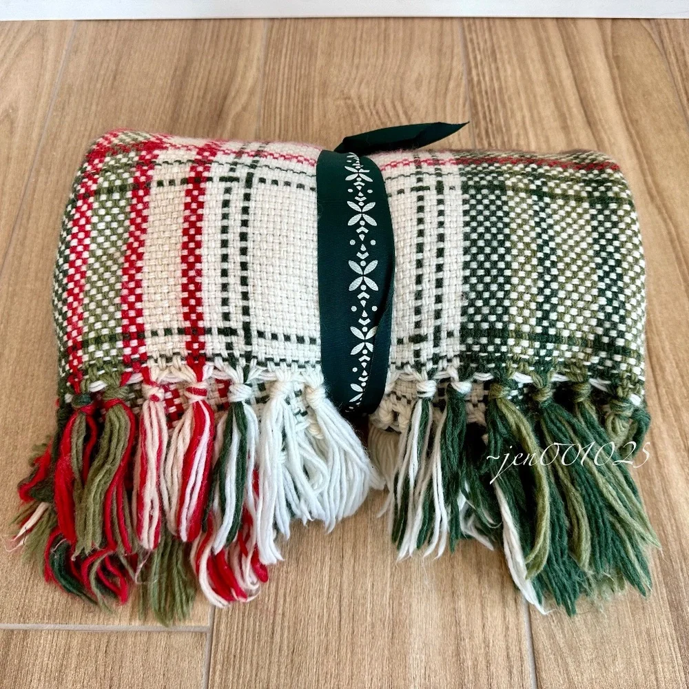 Hearth & Hand Magnolia Chunky Christmas Plaid Woven Throw Blanket
